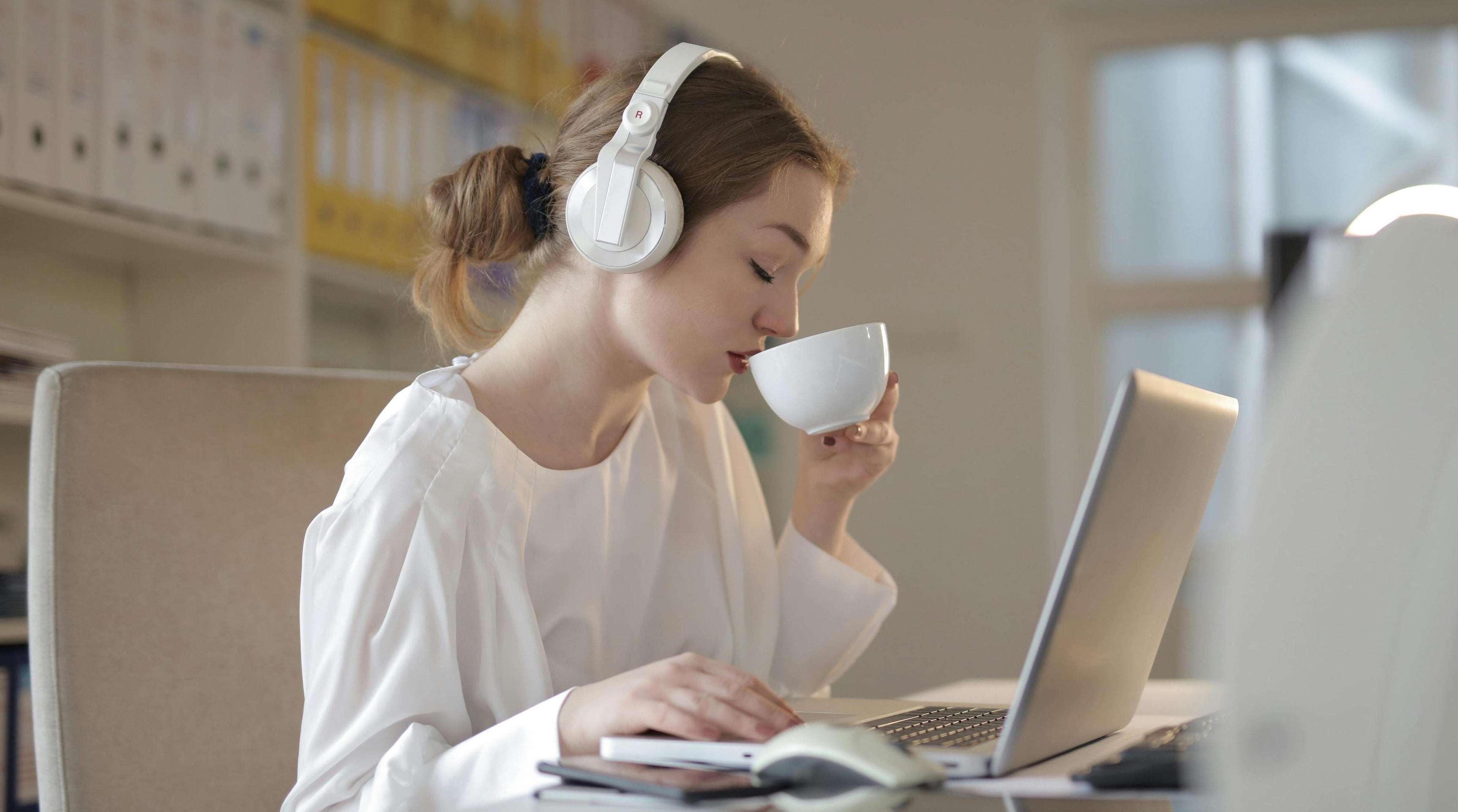 Hibiscus Tea in Pregnancy: Safety and Health Insights